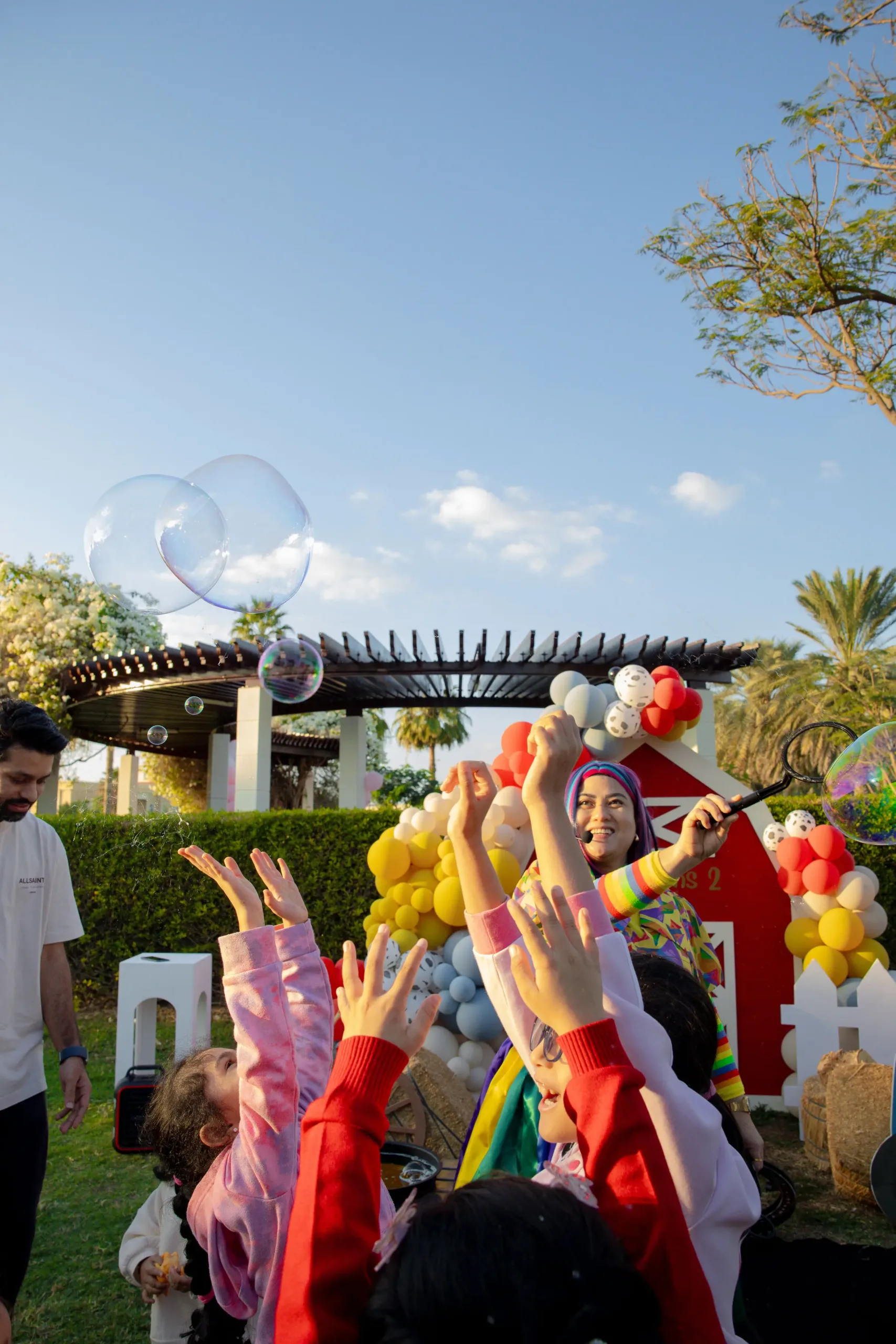 The Magical Bubble Show: A Perfect Addition to Kids’ Parties in Dubai